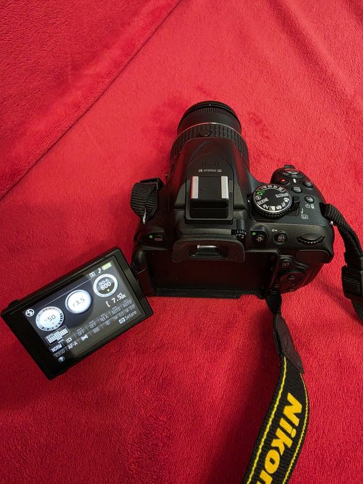 Nikon D 5200 impecabil