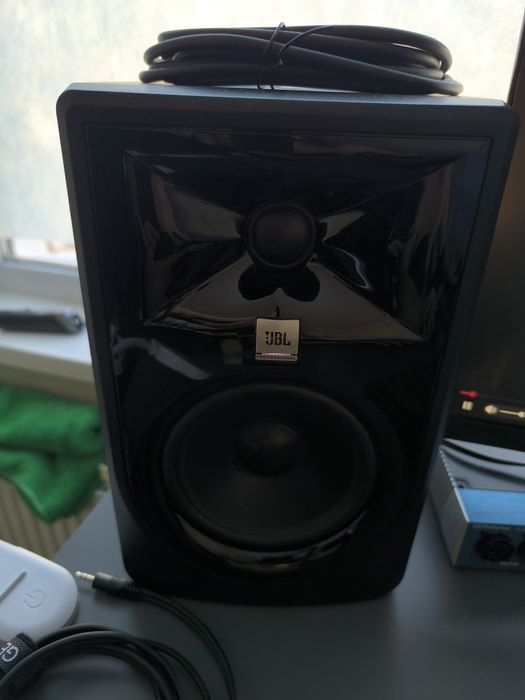 Колонки, студийные мониторы jbl 305p mkii