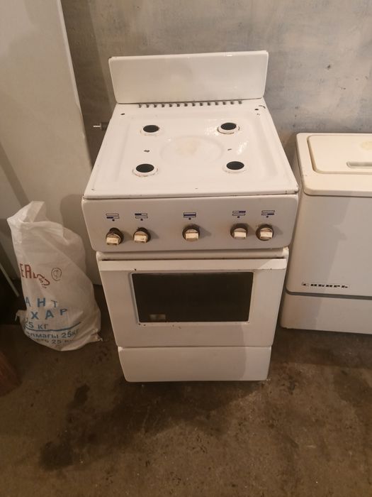 Продам газовую плиту