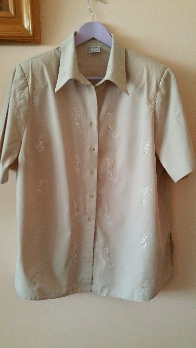 Camasa brodata cu fir de matase