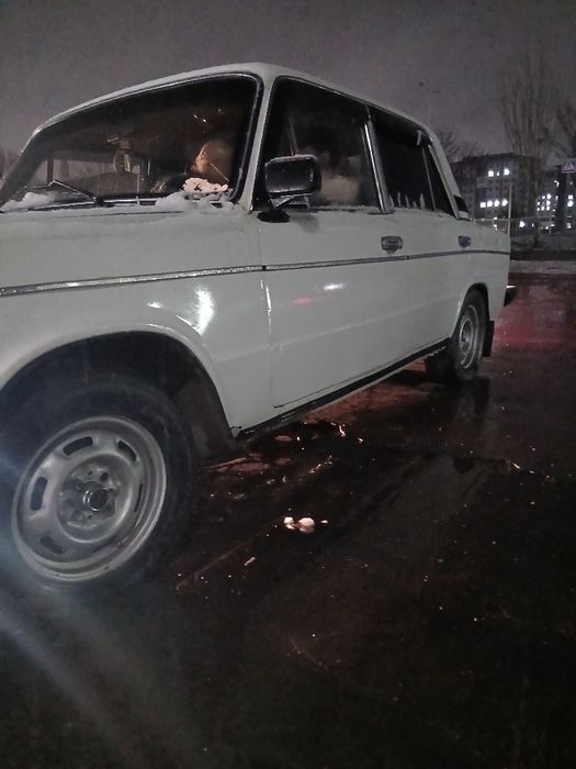 Srochna sotiladi 2106 lada