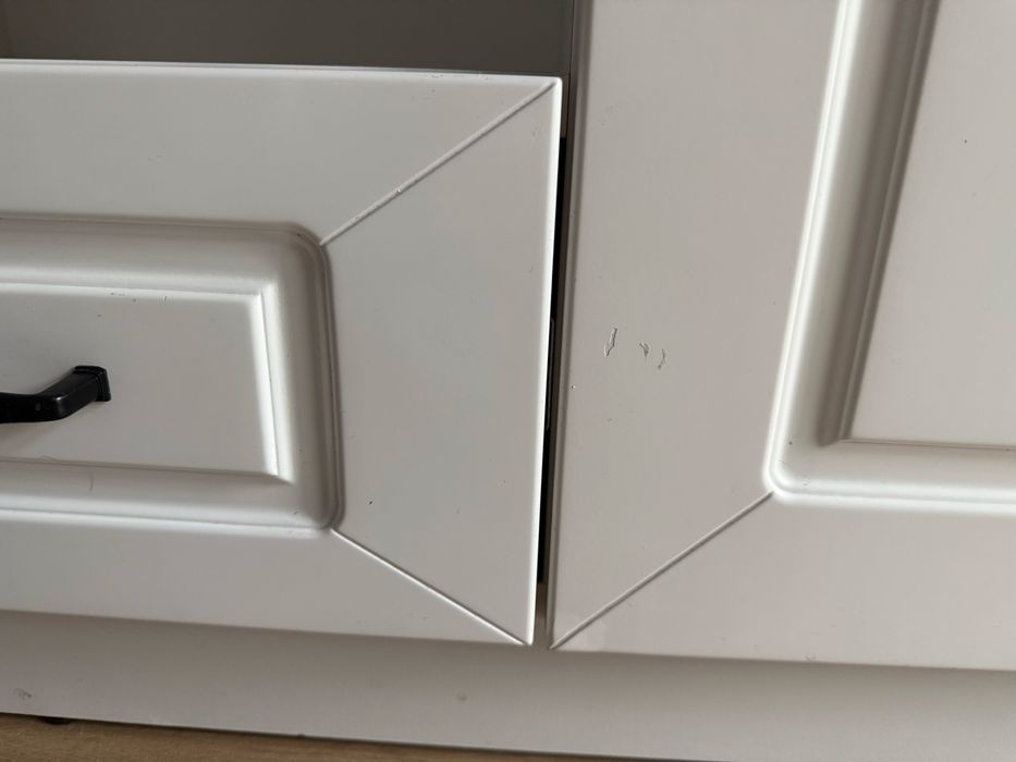 Тв шкаф от масивно дърво