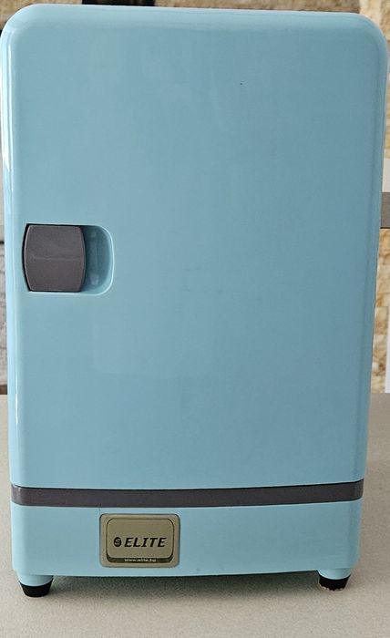 Мини хладилник за кола, каравана  12 V/220 V