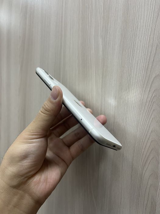 Продам Айфон A11  64гб 78%