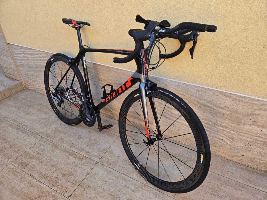 Карбонов шосеен велосипед Giant Advanced Pro 1 TCR