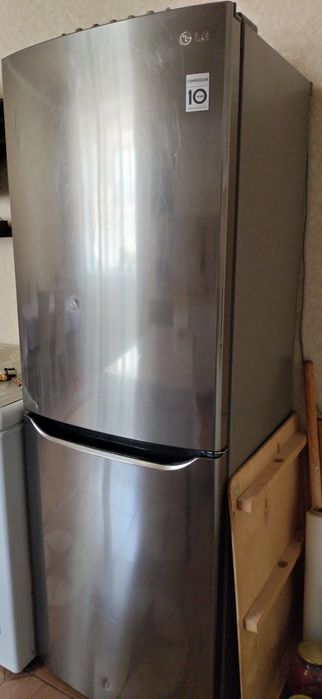Продам холодильник LG
