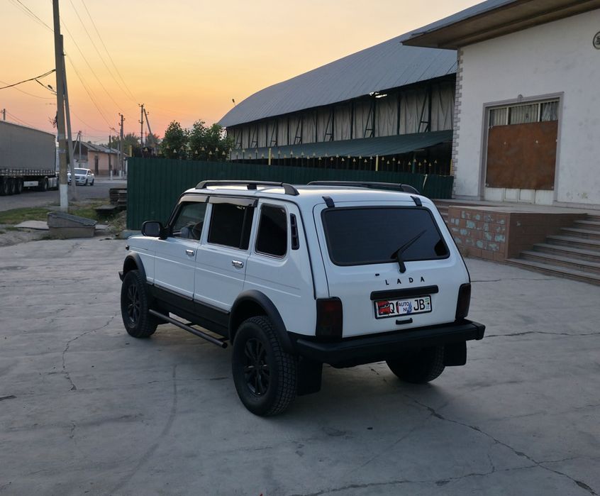 Niva 4x4 Sotiladi