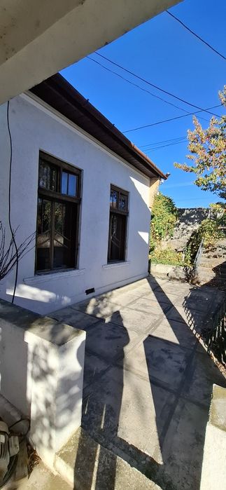 Casă in zonă viticola-Cuvin,  jud. Arad