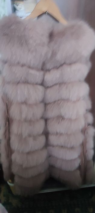 Продам безрукавку песец