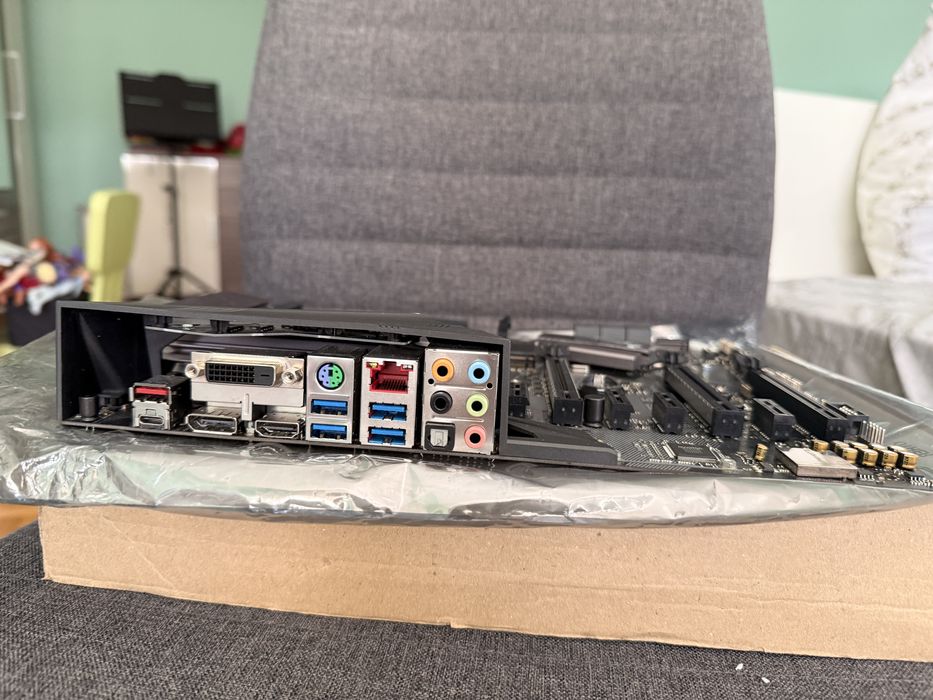 Дънна платка: Asus Rog strix Z270F Gaming