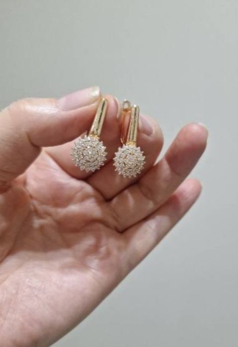 Продам красивые серьги .