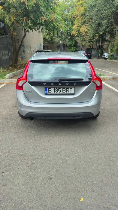 VOLVO V60 2011 — imagine 4