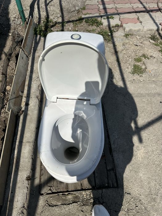 Унитаз в отличном состоянии