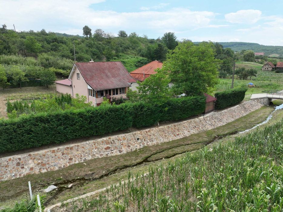 Casa de locuit / vacanta cu 3 cam in Alesd, jud Bihor