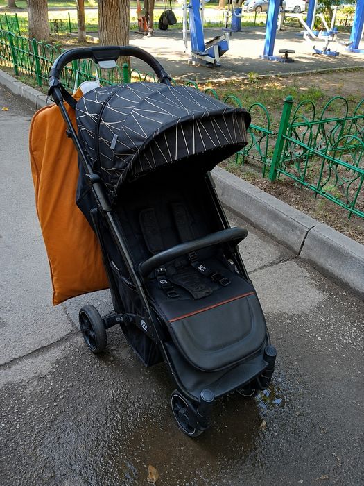 Продам коляску за 30000