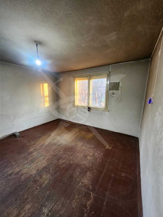 Продава се Къща в с. Мало Конаре, Област Пазарджик - 198 кв.м за 188 €/кв.м - Снимка #4