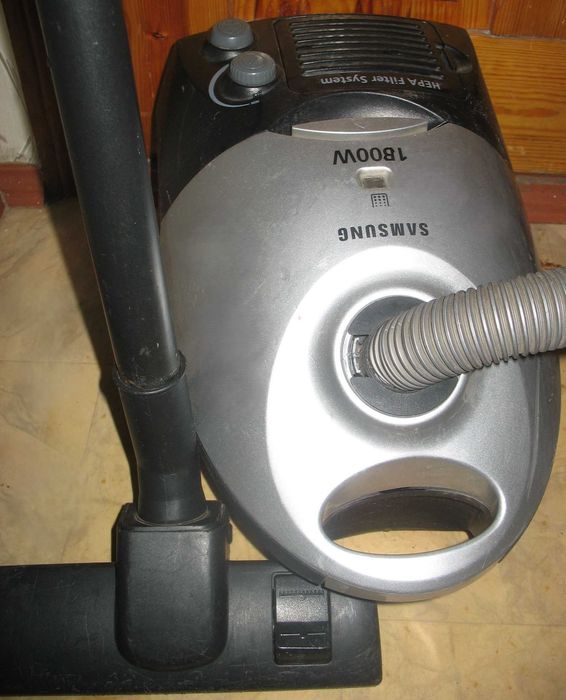 Пылесос SAMSUNG 1800w