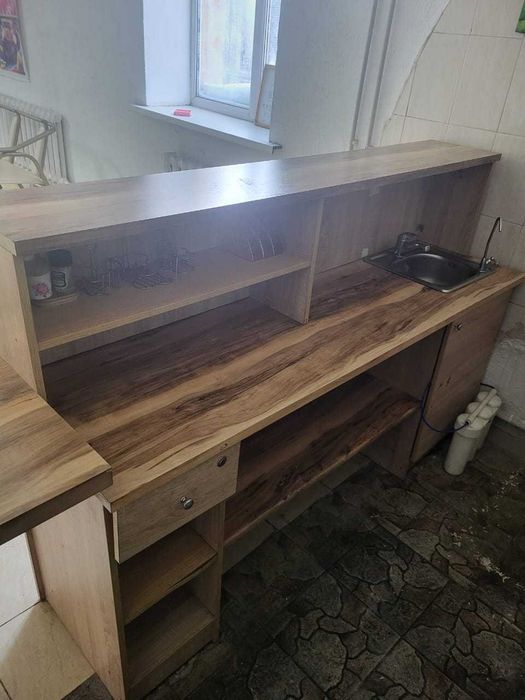 ресепшен и столешница стол