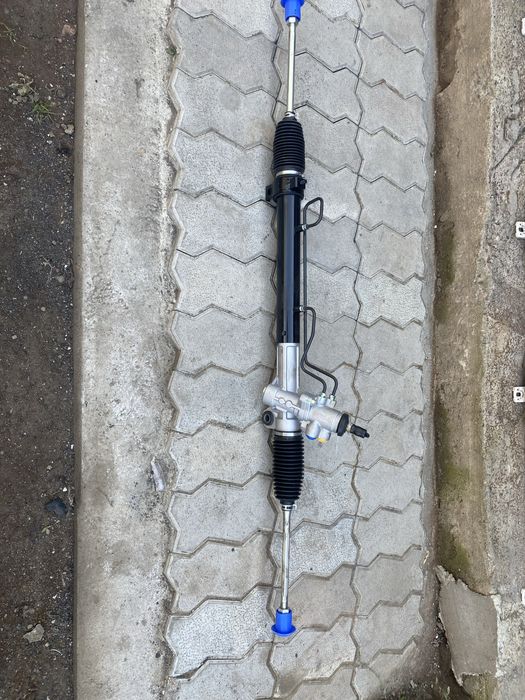 Продам рулевую рейку на камри 30