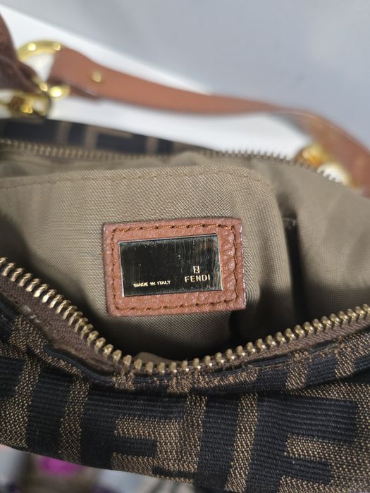 Чанта на Fendi  .