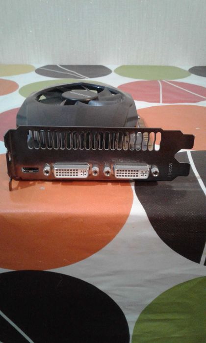 Видеокарта. Nvidia GeForce. Gigabyte. GTS 450.