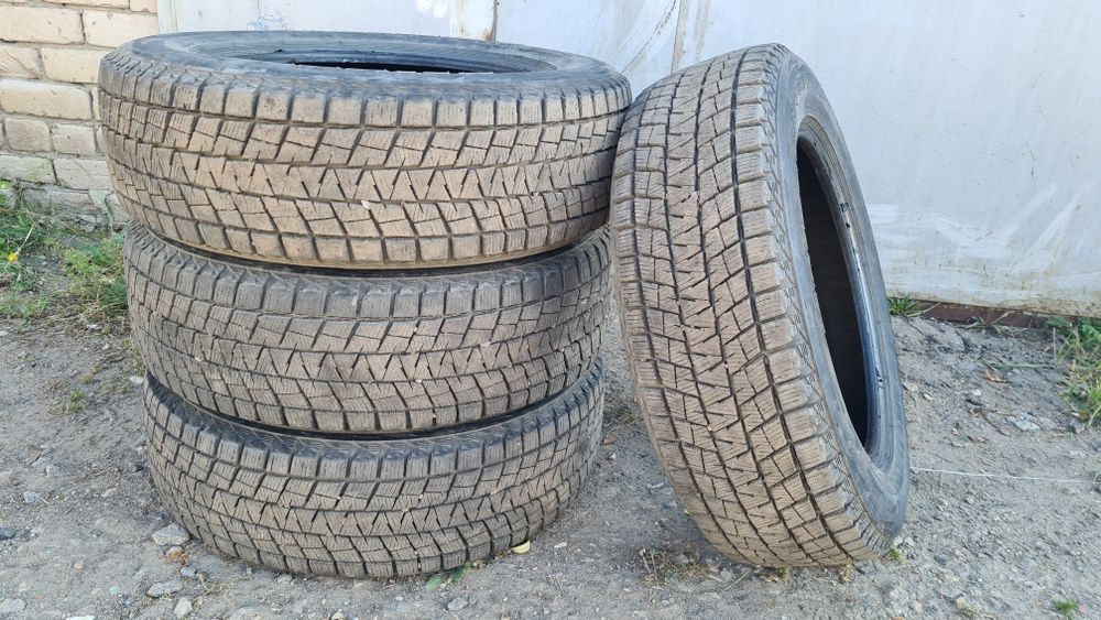 Продам шины Bridgestone 225/65 r18