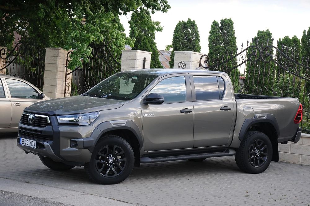 Toyota Hilux DoubleCab 2021 2.8D 204 CP Clima Piele Navi Camera, 60.000 km/Garantie