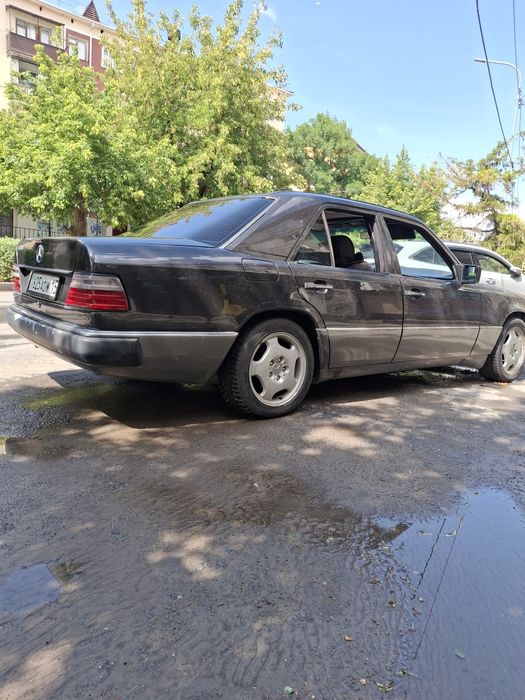 Mercedes w124 e220