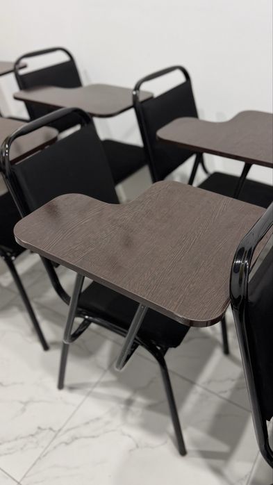 Parta, Zamonaviy stullar sotiladi