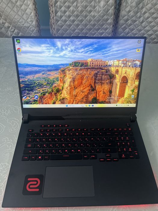 Asus rog strix g17 g713qr
