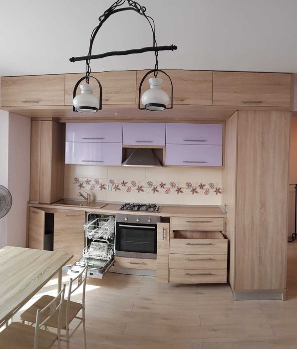 PF apartament 2 camere, loc de parcare - Tatarasi (Penta) 400 eur. Utilat - CT,AC, masina de spalat vase. Curte si scara cu supraveghere video