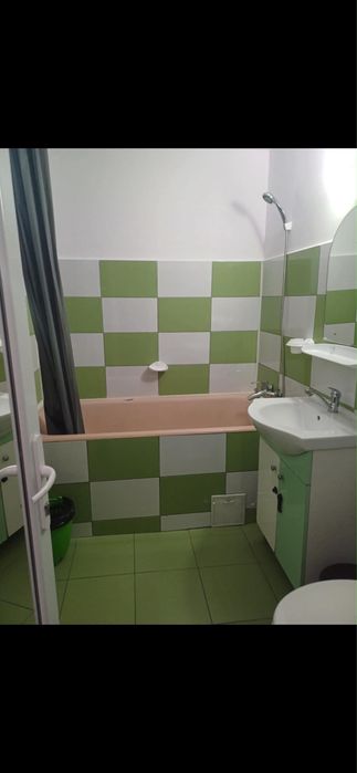 Inchiriez apartament 2 camere decomandat