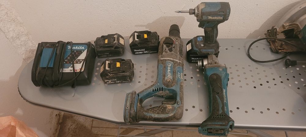 Makita 18V профессиональный комплект — 4 аккумулятора