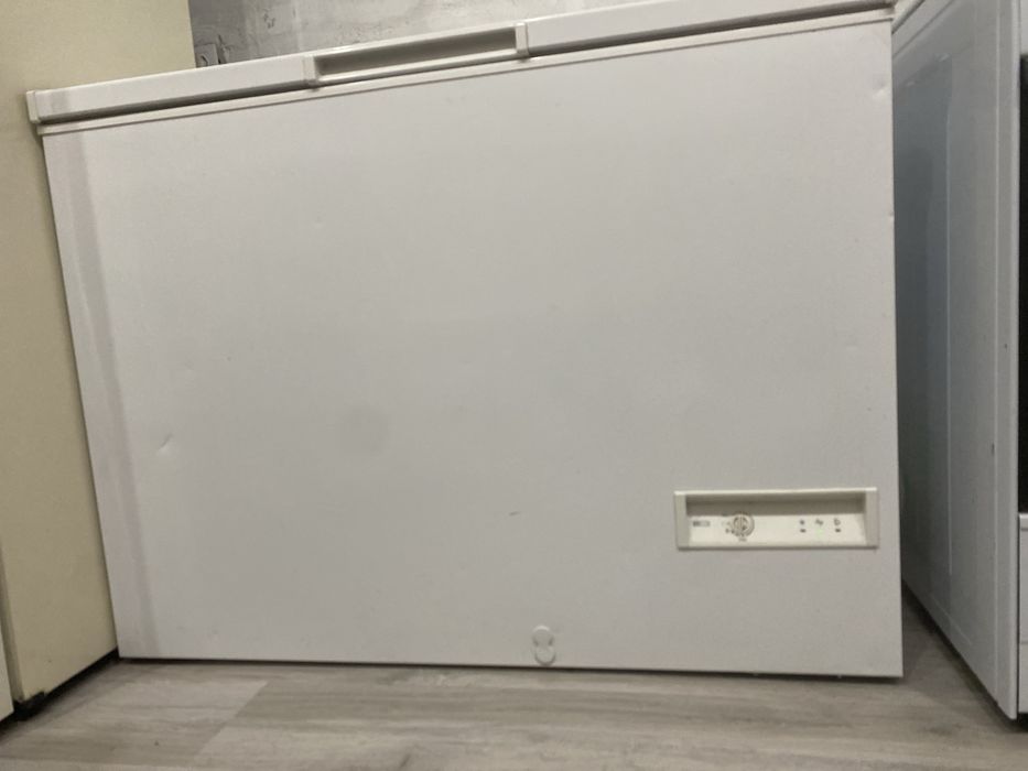 Продаю Морозильная камера отличная