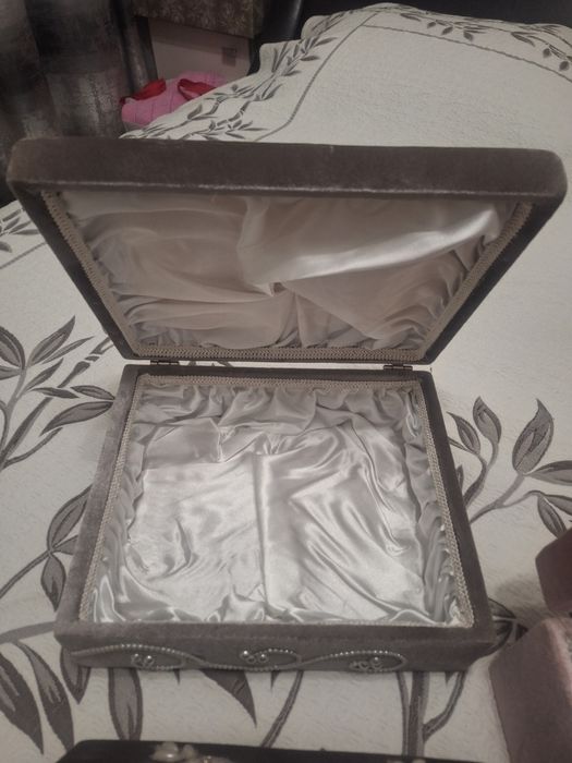 Сватбени кутии за бижута нови