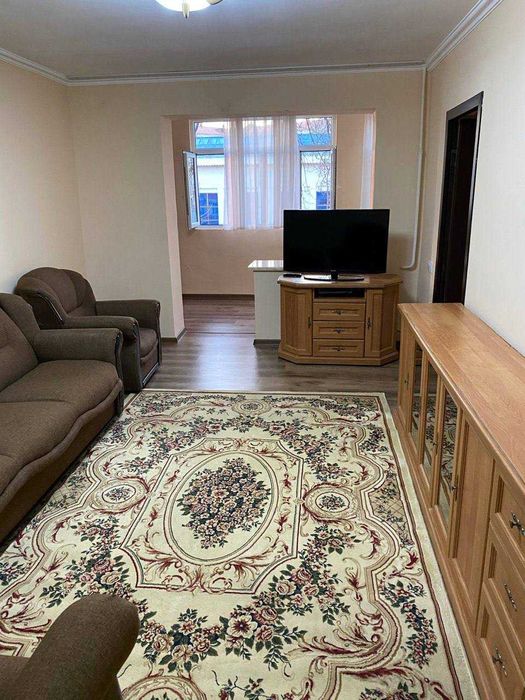 Буюк Ипак йули метро ёнида ЕВРО квартира кизлар учун без маклера