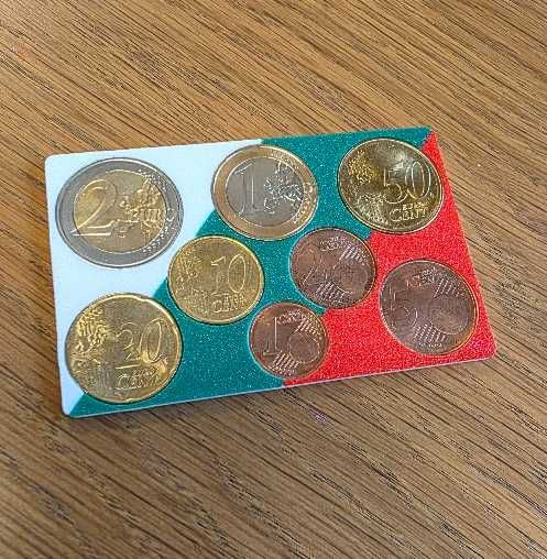 3D принтиран държач за монети със стойка