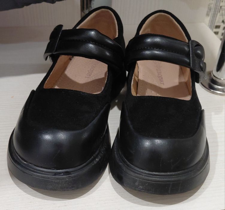 Продам детские туфли размер 32