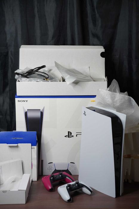 Sony Playstation 5 + 2 джойстика