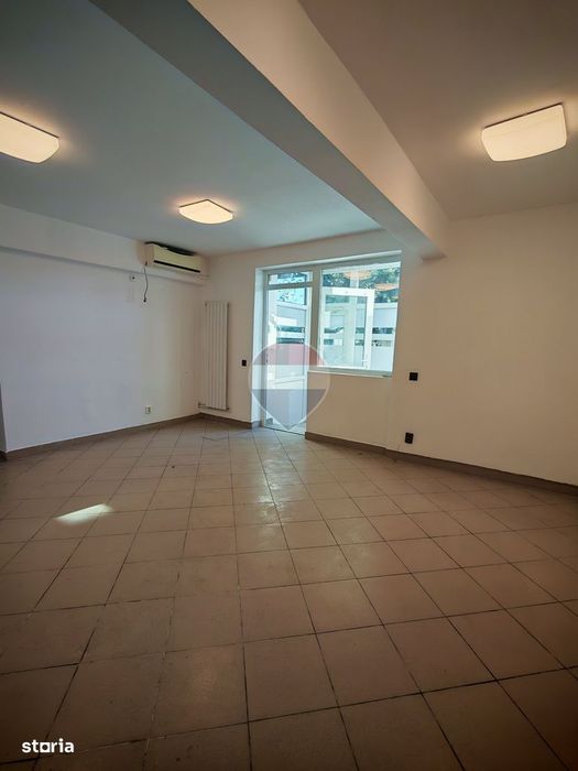Spațiu comercial de vânzare - 51 mp, vitrină stradală Calea Severinul