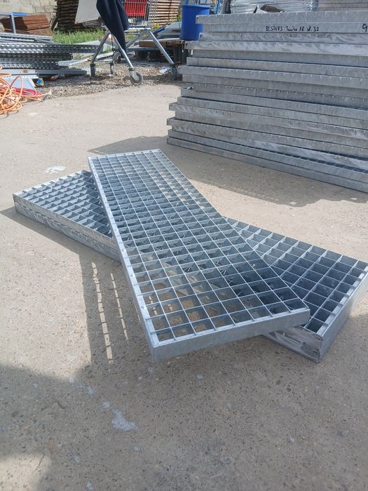 Trepte zincate galvanizate