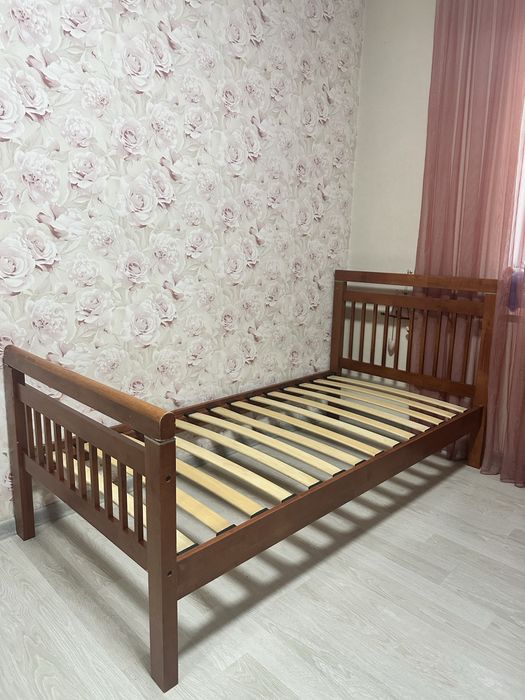 2 кровати (двухъярусные, регулируемые 2м)