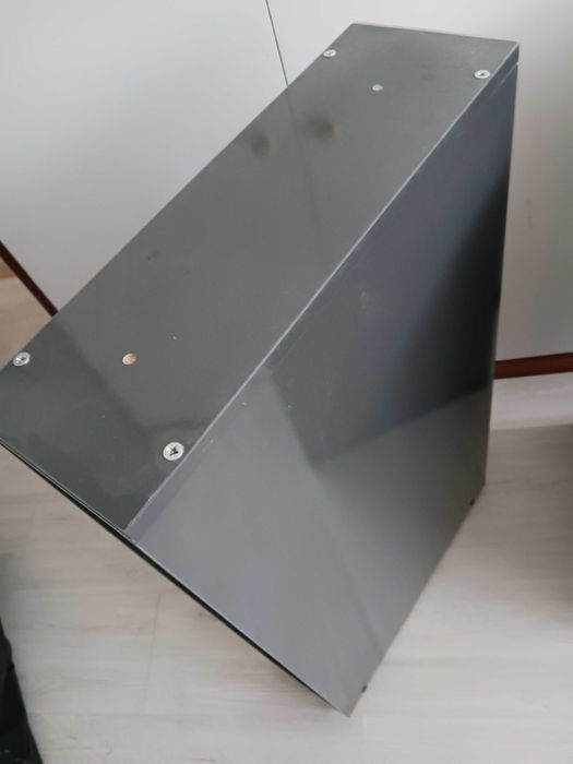 Продавам две шкафчета, ефирни