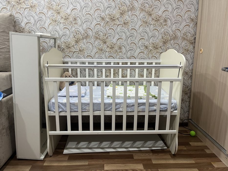Детская кроватка