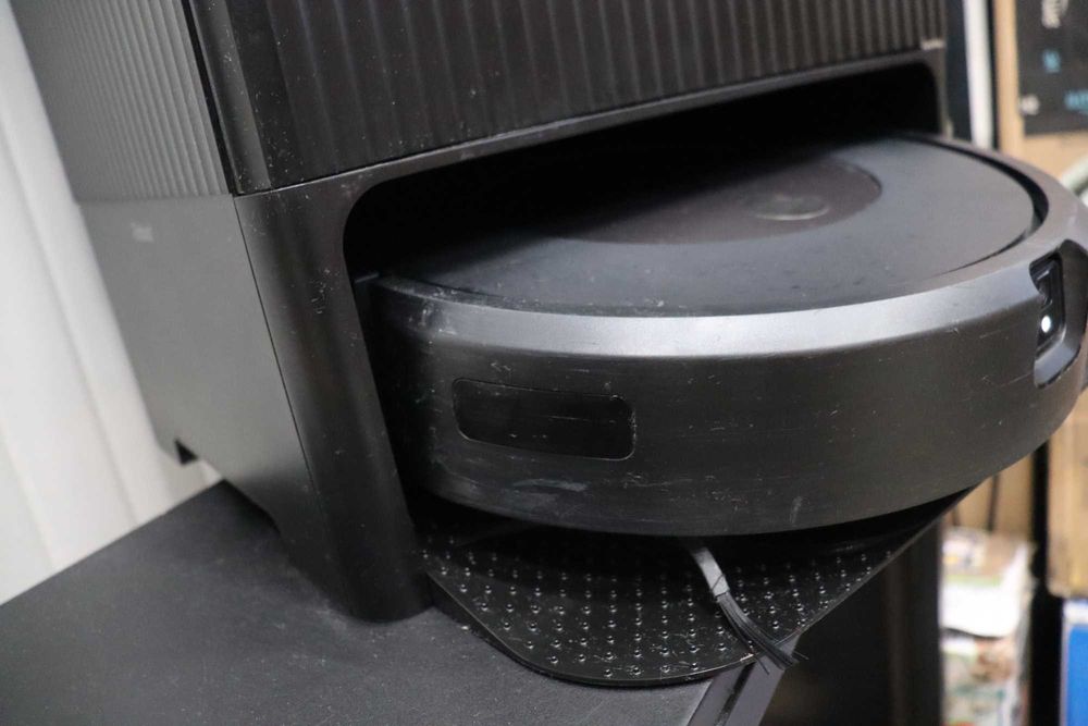 iRobot Roomba Combo j9+ Самоизпразваща се прахосмукачка робот