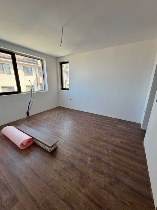 Продава се Тристаен апартамент в Плевен, Идеален център - 91 кв.м за 886 €/кв.м - Снимка #3