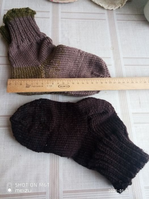 Носки шерстяные ручной вязки.