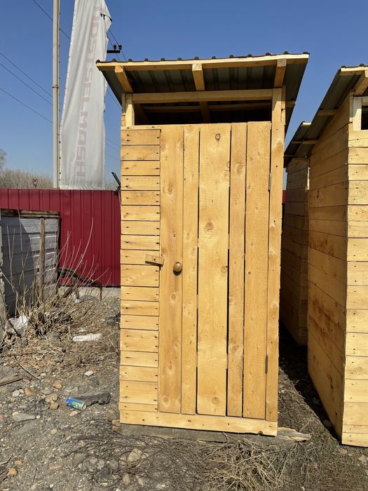 Туалет деревянный