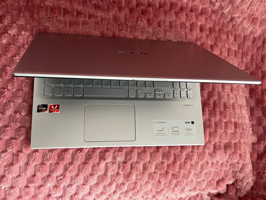 ASUS Vivo Book X512D