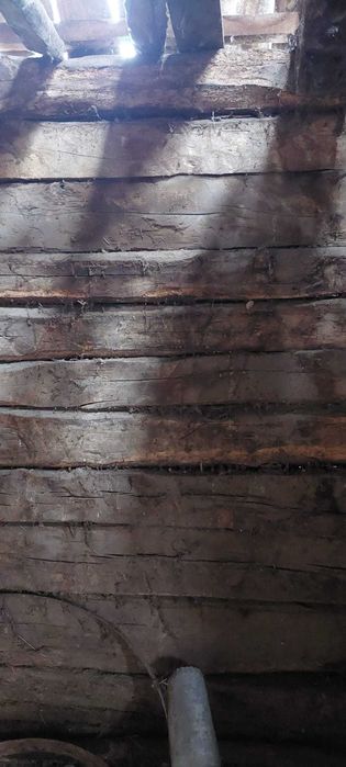 De vânzare  Pivnița tradiționala veche de peste 100 ani